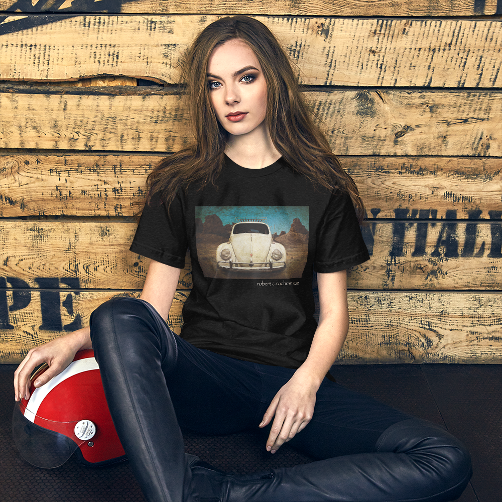 VW Beetle In The Desert_Unisex t-shirt